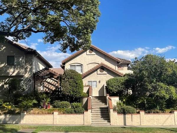 2 BED/2BATH😍 HALF OFF FIRST MONTH'S RENT🌼🌷BEAUTIFUL PROPERTY 1