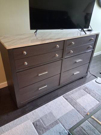 Queen size bedroom set 1