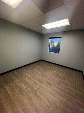 $18 / 2066ft2 - Showroom/Flex/Industrial (Centennial)64150948330754124