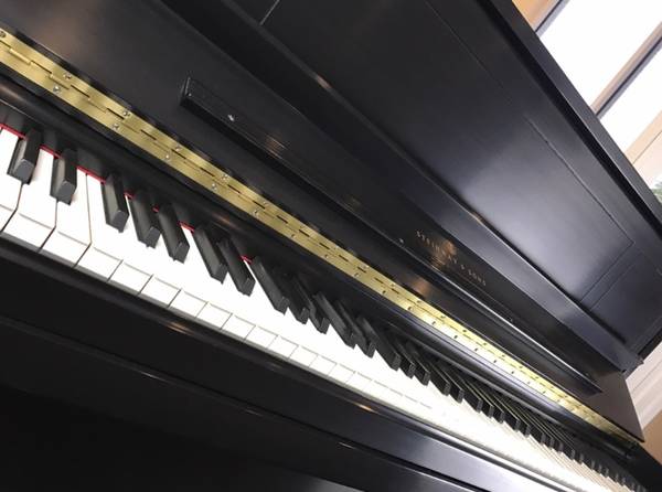 --------FREE!! Private Home Used Studio Upright PIANO with Bench!----- 1