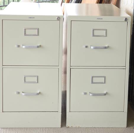 Two 2-drawer filing cabinets 1