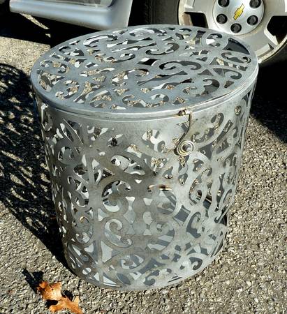 Metal Hamper, Cage,23" x 20" x 15". Some corrosion. 1
