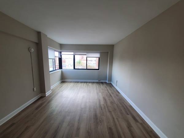 $1,950 / 450ft2 - Beautiful + Spacious Studio* ALL UTILITIES INCLUDED*Pet Friendly (Dupont Circle)63843419289219120