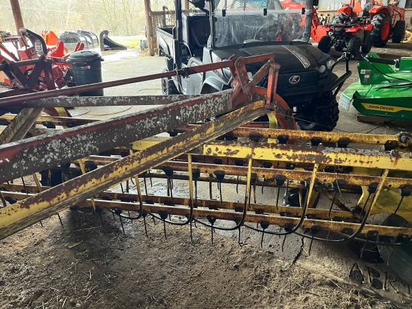 New Holland 258 Hay Rake 1