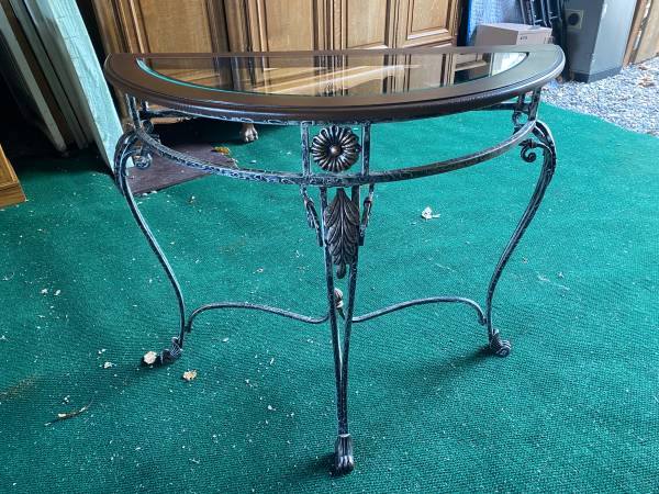 Metal/Glass Entry Table 1