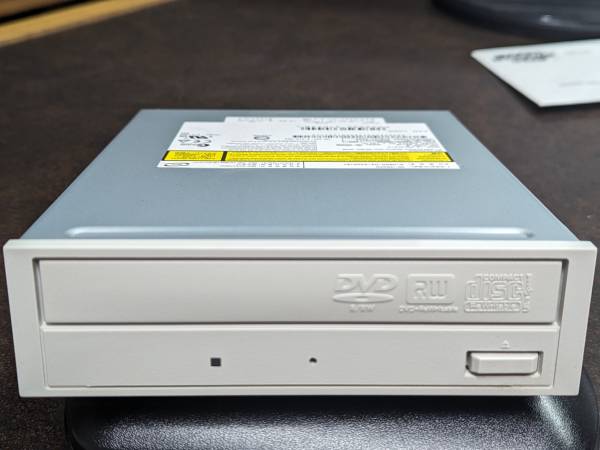 DVD/CD Internal Reader and Writer 1