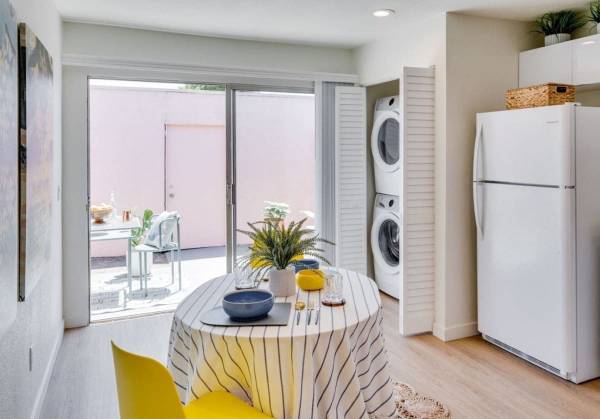 Carport, Microwave, Washer/Dryer 1