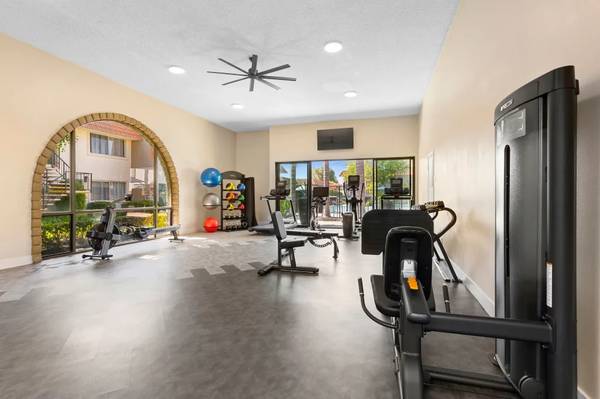 $2,235 / 1br - 733ft2 - $1500 Look and lease special! CALL FOR DETAILS! (Camarillo)63800544382723123