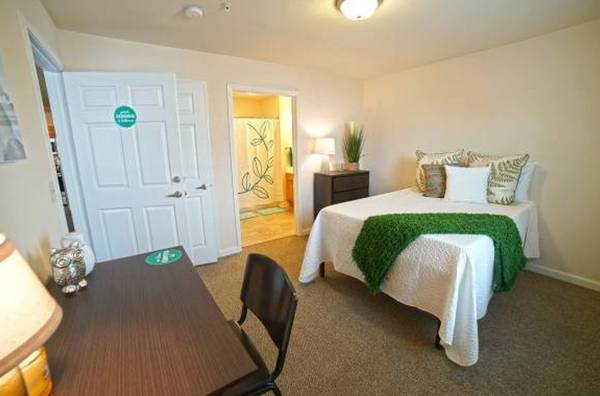 $560 💫 Habitación privada recién remodelada | Baño privado | Excelentes comodidades! (Tulsa, OK)63806170772353120
