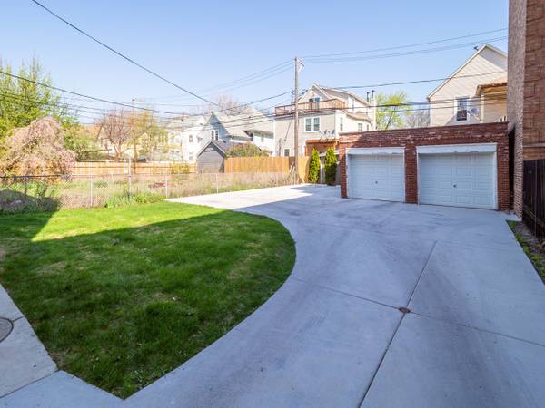 Parking spot at 1240 W Carmen 1