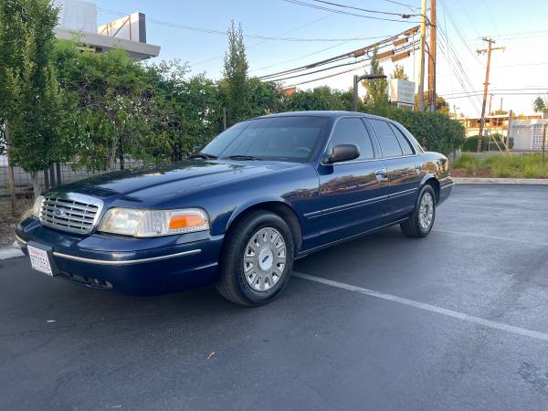 2004 FORD CROWN VICTORIA P71 AZUL - $5,500 (SACRAMENTO)63619306556929121