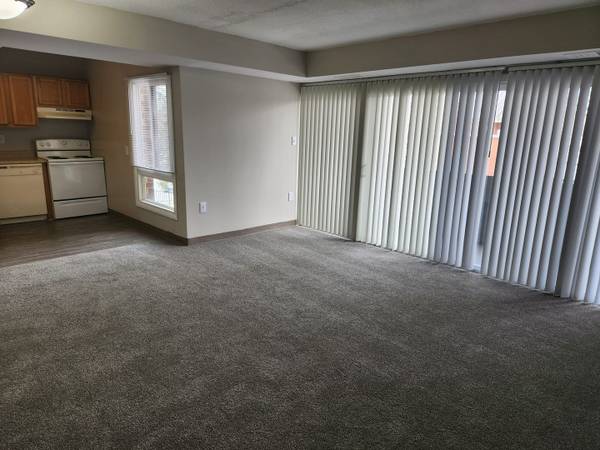$1,700 / 3 habitaciones - 943 pies² - Patio/Balcón, Área de juegos, Plano abierto (6936 Walker Mill Rd, Capitol Heights, MD)63882464048259121