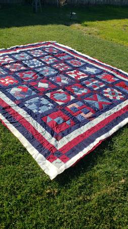 Machine-Quilted 8ft x 9ft - Traditional Sampler Quilt –Needs Finishing 1