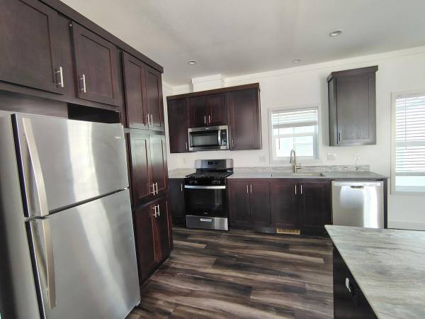 Your Ideal Pet Friendly 3 BR Home-Tour Today! 1