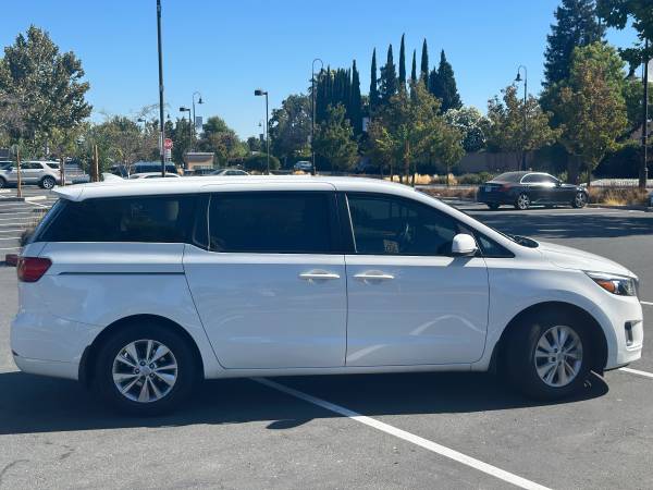 2017 Kia Sedona L - $7,500 - ¡Piezas nuevas y llantas casi nuevas! - $7,500 (Walnut Creek)63438677088513124