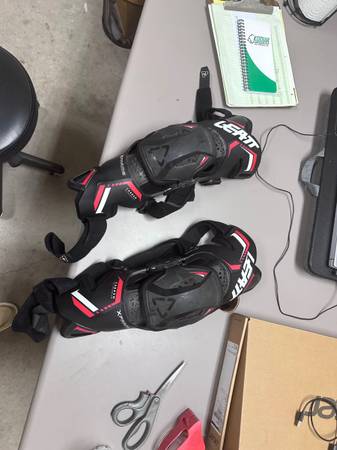 Leatt Knee Braces 1