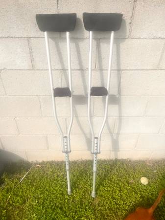 Medline like new aluminum crutches 1