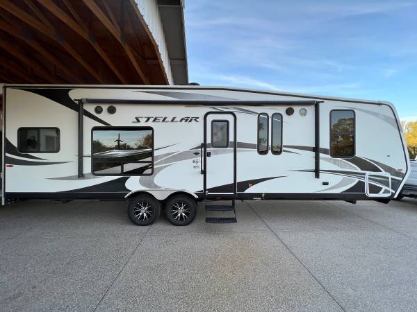 2016 Eclipse Stellar 27-foot Toyhauler 1