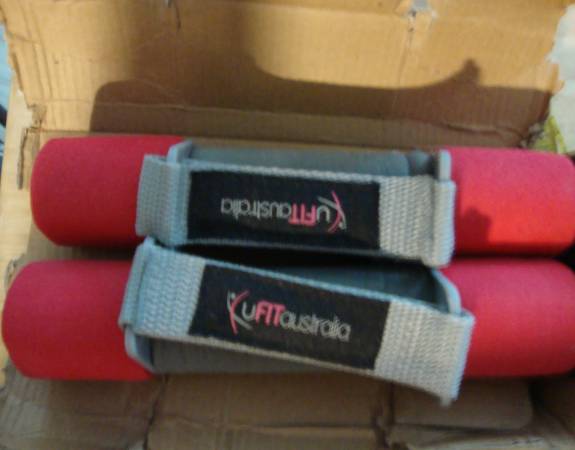 2LB Neoprene hand weights set of 2  Neoprene hand weights set of 1