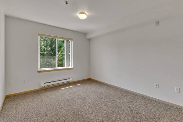 $1,473 / 1br - 600ft2 - Laundry Facilities, Clubhouse, Patio with BBQ and outdoor seating (13510 SE 272nd St, Kent, WA)63874307078019122