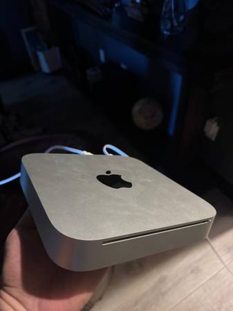 Apple Mac Mini, 16gb Ram memory, SSD HD, latest High Sierra OS 1