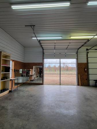 $250/Month Self Storage - Fully Enclosed - 40' x 15' 600 Square Feet 1