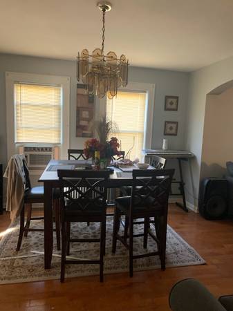 $1875.00 / 1br - 1100ft2 - Spacious, lovely, centrally located 1 Bdr w/DR , 1 fl63676222824707120