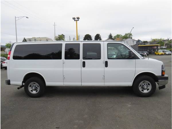 2017 Chevrolet Chevy Express 3500 Passenger LT Extended Van 3D ESPECIALIZADO EN GOO - $12,995 (+ West Motorsports Inc)63617379937153124