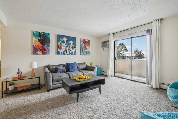$1,043 / 1br - 675ft2 - Short Term Lease, On-Site Maintenance, Fitness Center (7100 East Mississippi Avenue, Denver, CO)63666649966595123