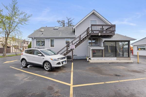 Private Upper-Level Office Suite • ~450 SF • Quiet, Affordable 1