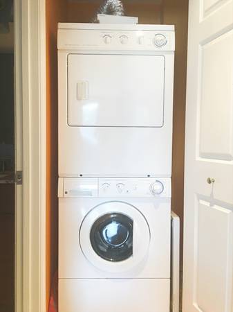 $3,000 / 2br - 1234ft2 - Medford 2ba w/ Parking & In-Unit Laundry - Available Now (Medford)64213547910019121