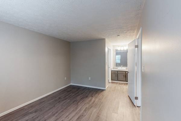 $1,395 / 1br - 750ft2 - Situated in Moon Township!, 1/bd, Outdoor Fireplace & Lounge (916 Beaver Grade Road, Pittsburgh, PA)64013363694465121