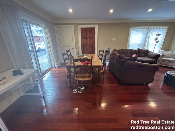 $8,000 / 5br - Expansive 3000 sq ft 5 bed in Newton w/ laundry in unit, parking!!63802096912387122
