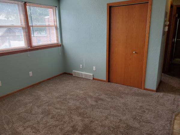 $715 / 1br - Comfortable 1-Bedroom Senior Apartment | North End Dubuque (Dubuque)63800890133377124