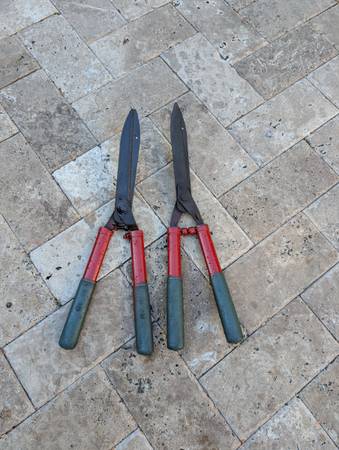 Yard hedge shears $10 each 1