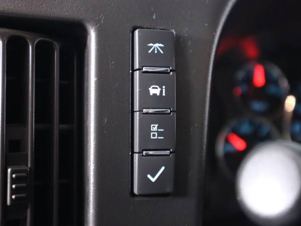 2019 Chevrolet Express - Photo 11
