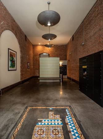 $3,395 / 1br - 1090ft2 - 1bd 1ba, In-unit Stackable Washer/Dryer, Wheelchair access (111 1st Avenue South, Seattle, WA)63910194875779122