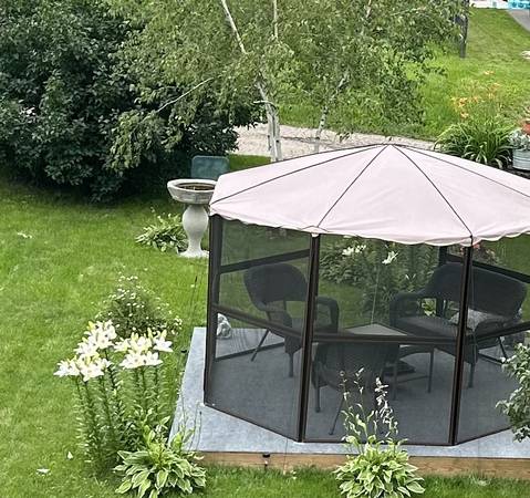 SCREENHOUSE AND FURNITURE 1