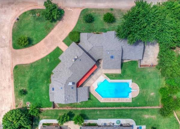 $300 / 4br - 3819ft2 - Charming Home w/Private Pool (Oklahoma City)63670502719363124