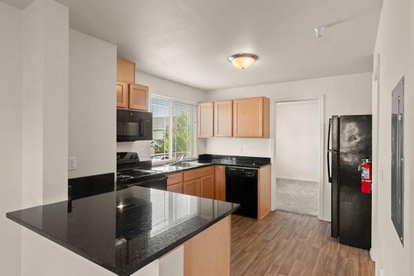 $1.349 / 1 habitación - 544 pies² - Aire acondicionado solo en viviendas seleccionadas, estacionamiento fuera de la calle, techos altos (Hayden Bridge)63373573060995121