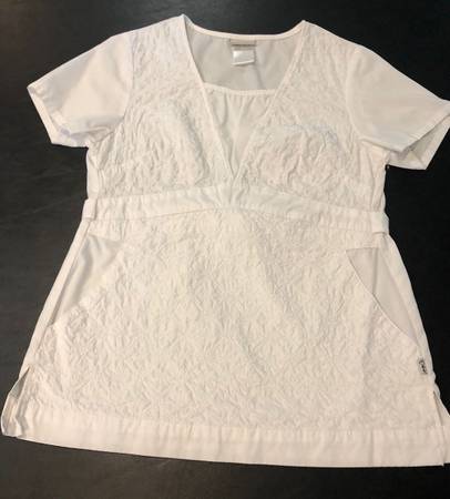 White Cherokee Scrubs size small 1