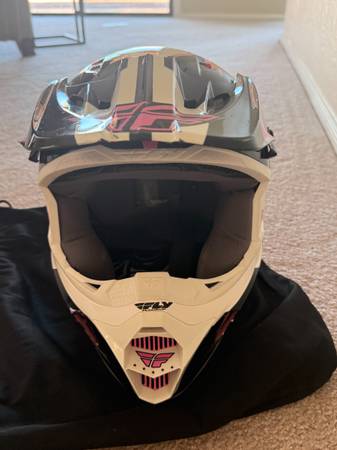 best snowboard mips helmet Smith Level Men's HJC IS-5 Open Face Model:Black/Blue + An extra battery Spring Rain offering a perfect blend