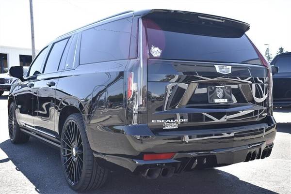 2023 Cadillac Escalade-V ESV Base SUV AWD Tracción en las cuatro ruedas - $129,900 (415 SE 223rd Gresham, OR 97030)63492427909121122