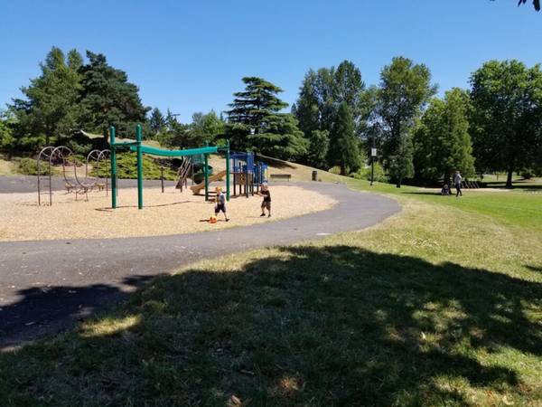 $1,149 / 406ft2 - Assigned Parking, Nonsmoking community, Studio 1ba (165 SW Eastman Pkwy #47, Gresham, OR)63956926224130123