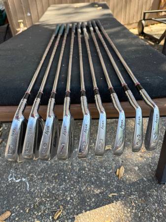 1980's Hogan Apex irons 1