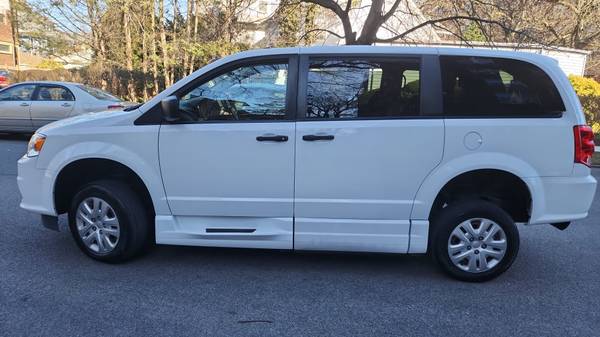 Furgoneta de movilidad accesible para sillas de ruedas Dodge GR Caravan 2019, 36 mil millas en California - $27,77763614663200897122