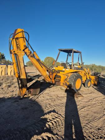 Case 580C Backhoe extenda 2x4 diesel 1