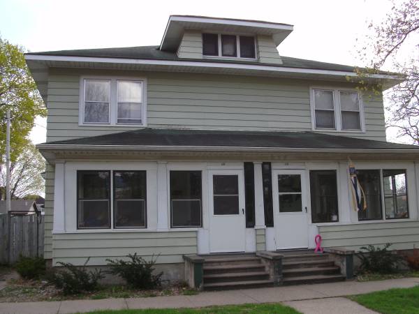 1 Bath Unit - 112 E Haydn St 1