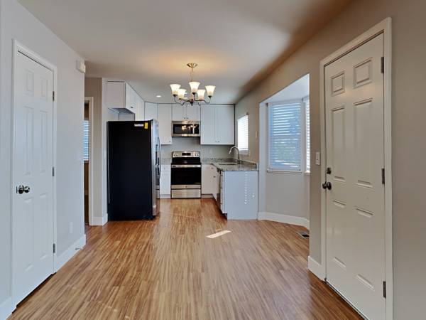 $1,425 / 3br - 1415ft2 - Comfortable living. Conveniently located, spacious 3 bed 2 bath! (Denver)63920602227587124