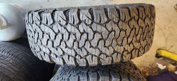 4 Tires/BFG KO2 285/65-18 1